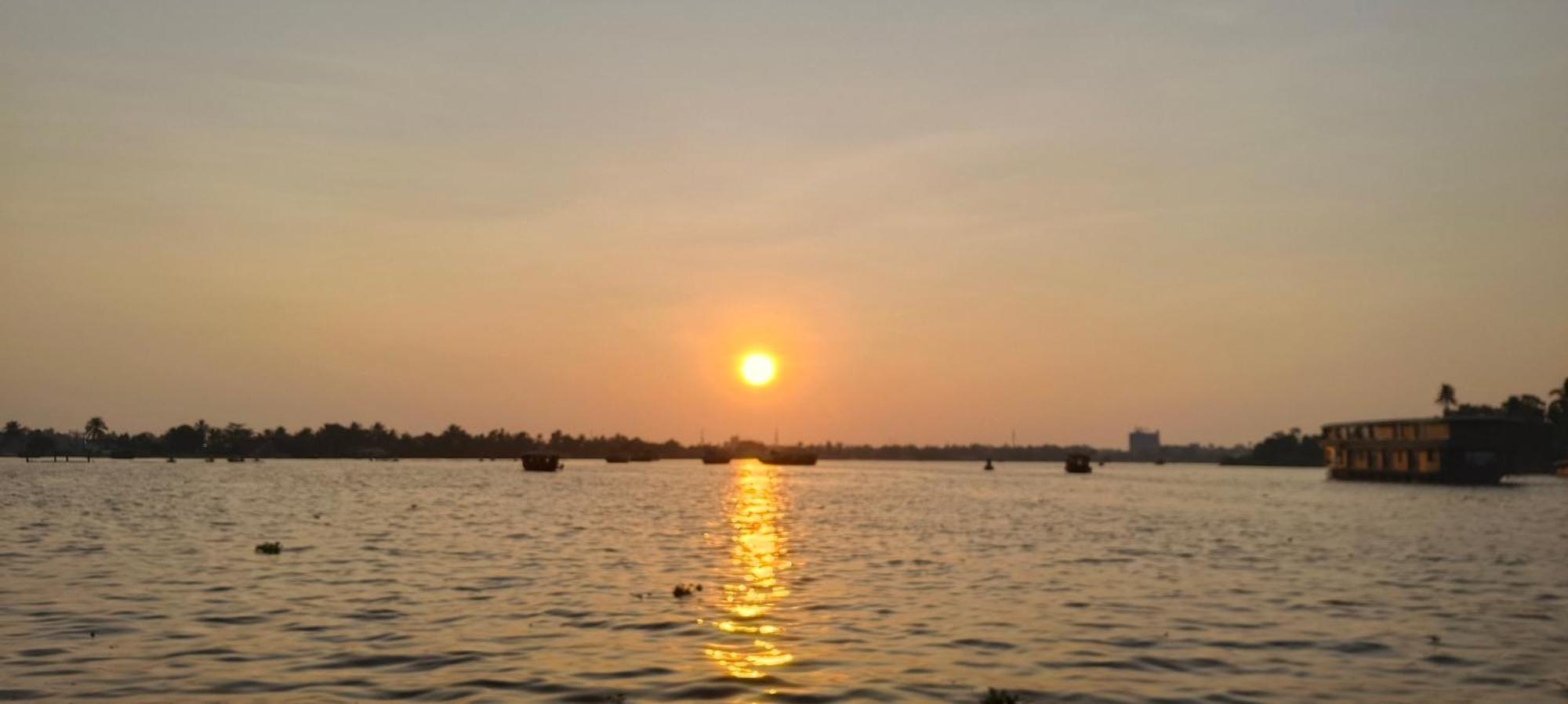 Peace And Love Stay Alappuzha ภายนอก รูปภาพ